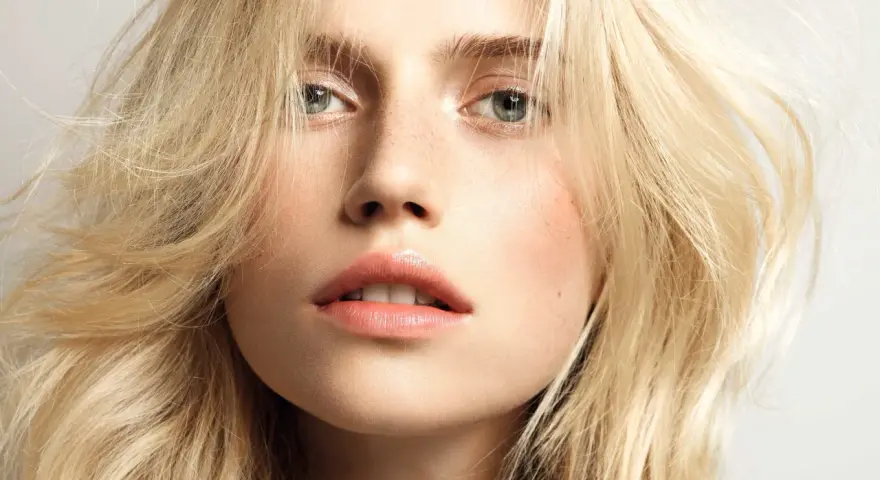 Goldblond Haare: So erzielen Sie den perfekten Farbton ohne Brassigkeit