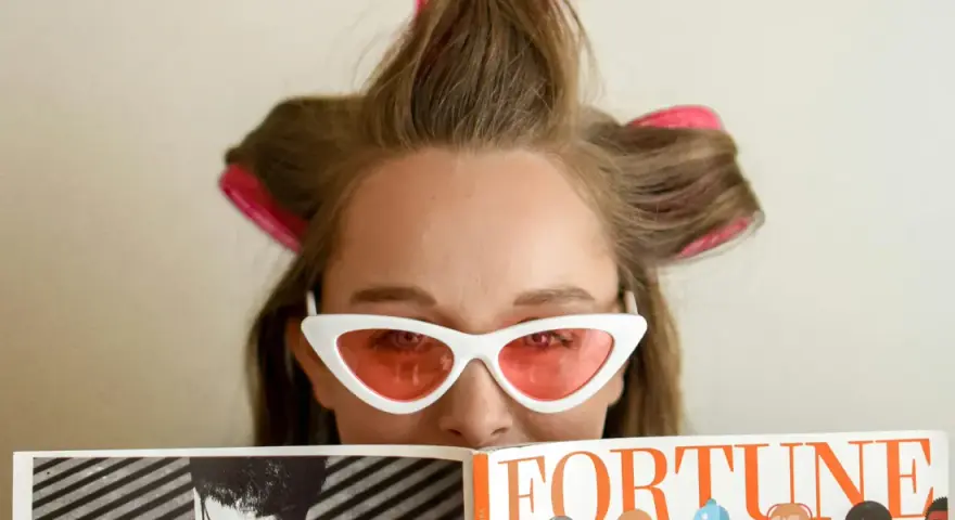 Haare mit Locken: Die besten Methoden für traumhafte Locken ohne Hitze